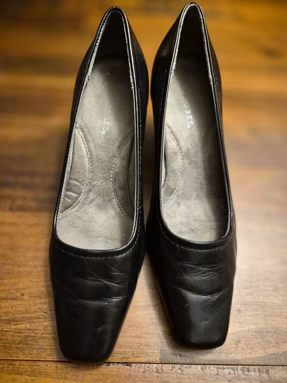 Aerosoles Classic Black Women’s Leather Pumps - Comfort Insole